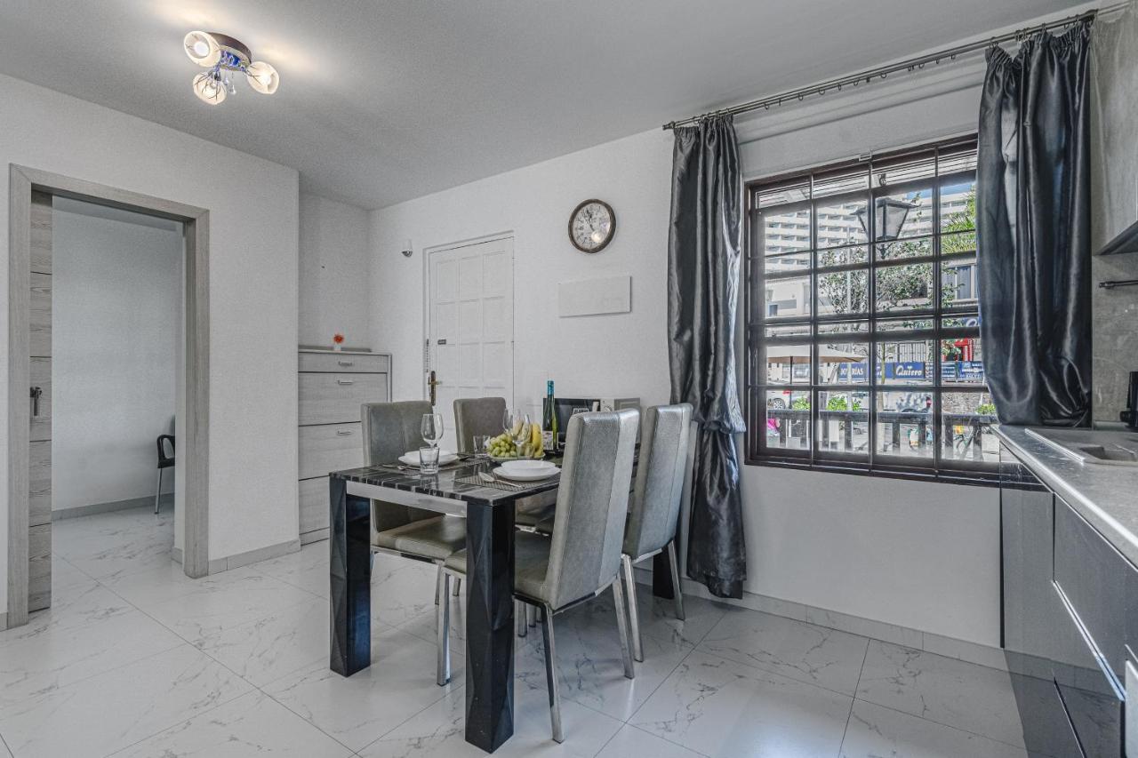 Amazing 3 Bedroom Apartment On The First Line Of The Best Las Americas Beach, Air Conditioner And Terrace Ocean View Playa de las Américas Dış mekan fotoğraf