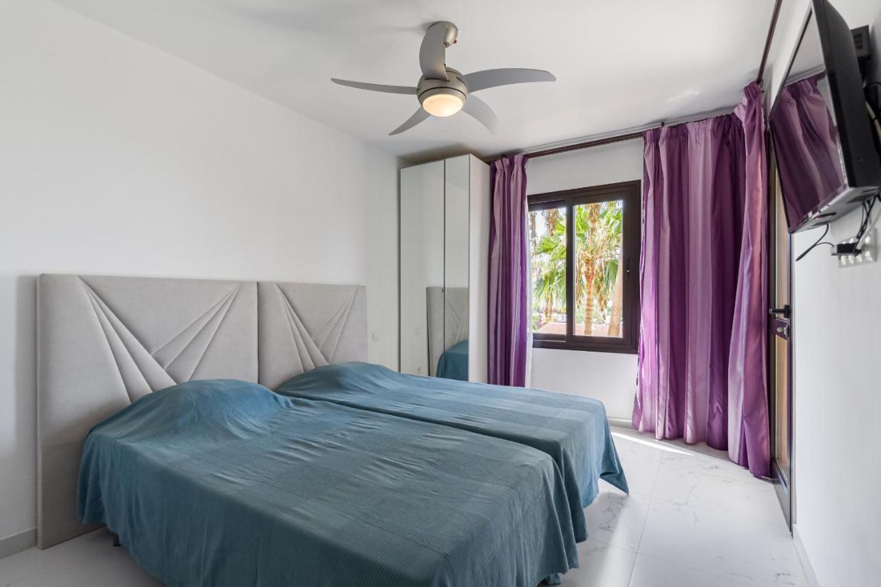 Amazing 3 Bedroom Apartment On The First Line Of The Best Las Americas Beach, Air Conditioner And Terrace Ocean View Playa de las Américas Dış mekan fotoğraf